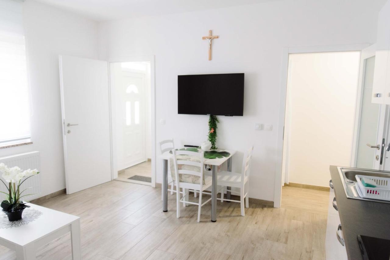 Ruza Apartmani ซาดาร์ ภายนอก รูปภาพ